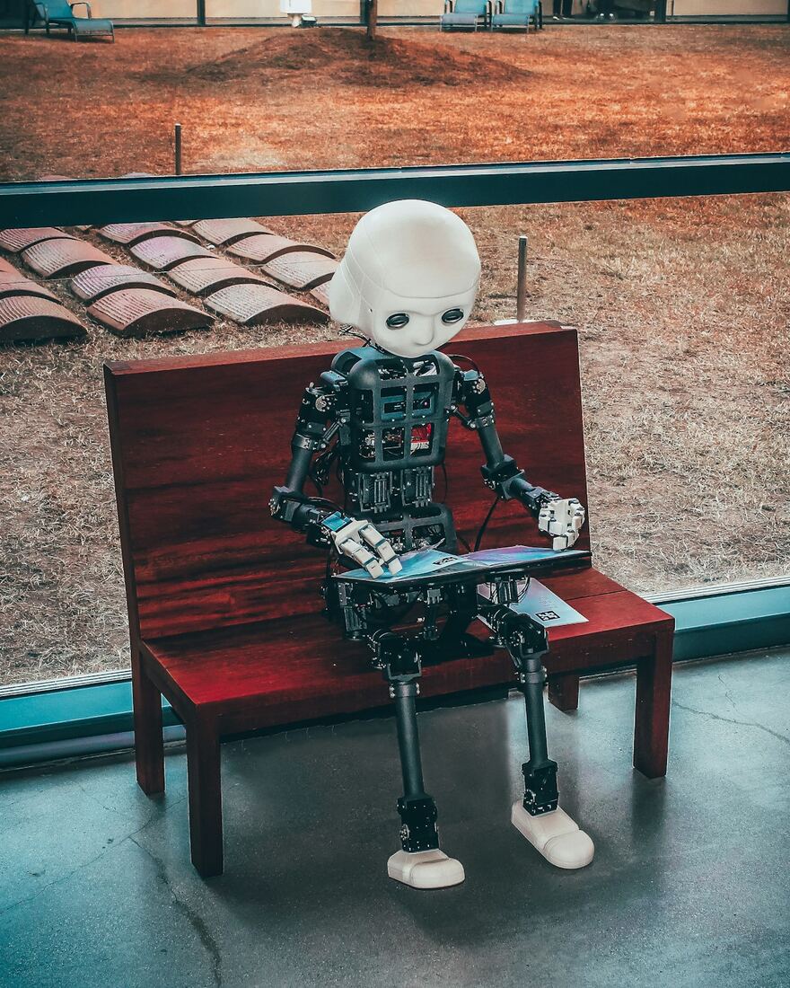 会成长的 AI 组织:模型与架构的深度关联